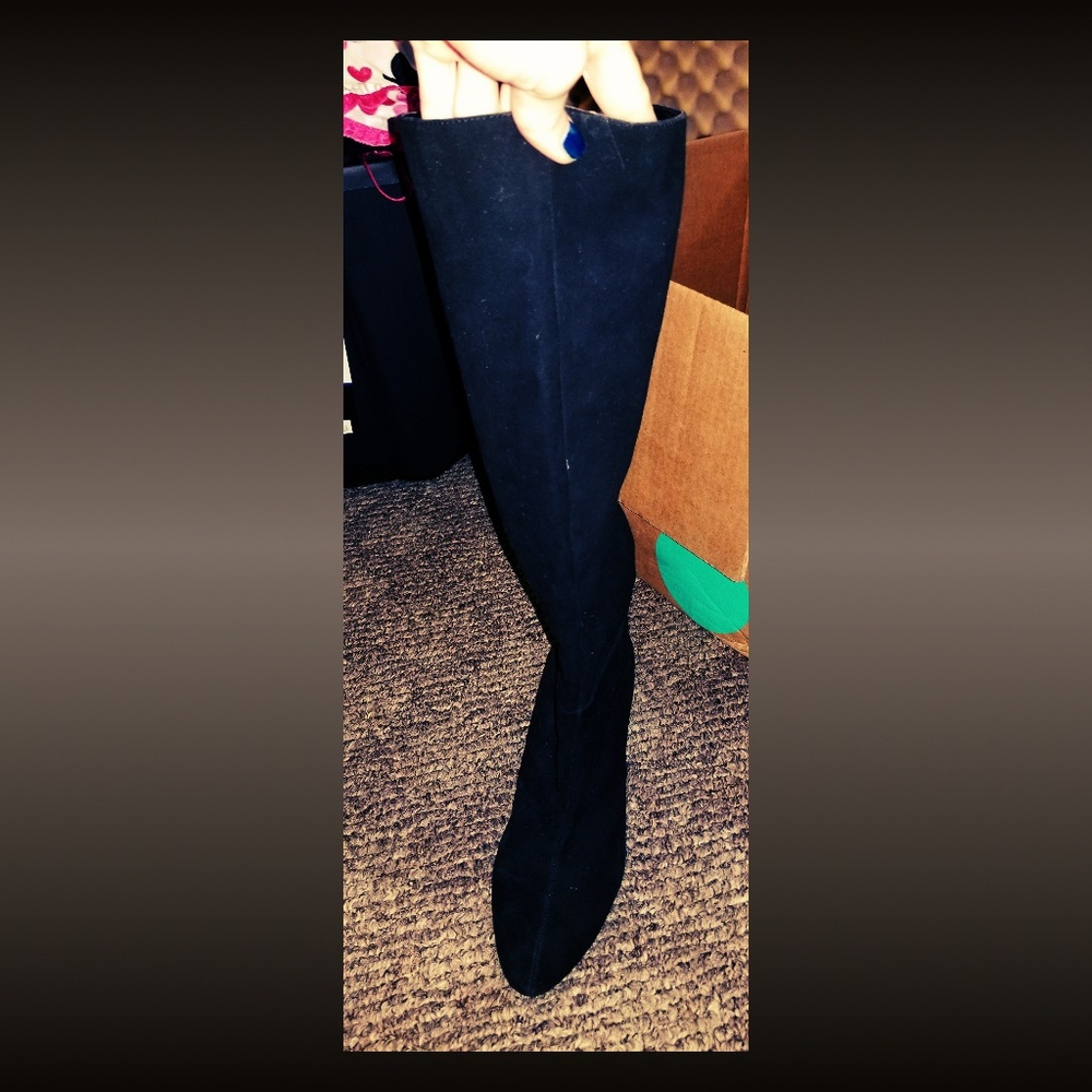 Calf/Knee High Boots w/ Heel - Picture 4 of 4